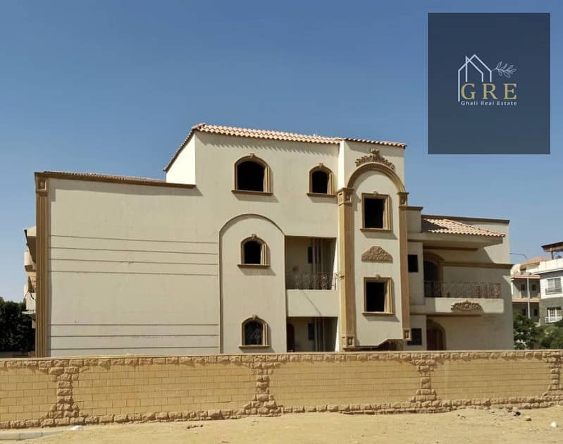 Villa for sale in West Somid, adjacent to Block 9, corner lot, 600m land, 300m garden, prime location next to a 5000m park, open view and high privacy, strong investment opportunity. - Widok 3