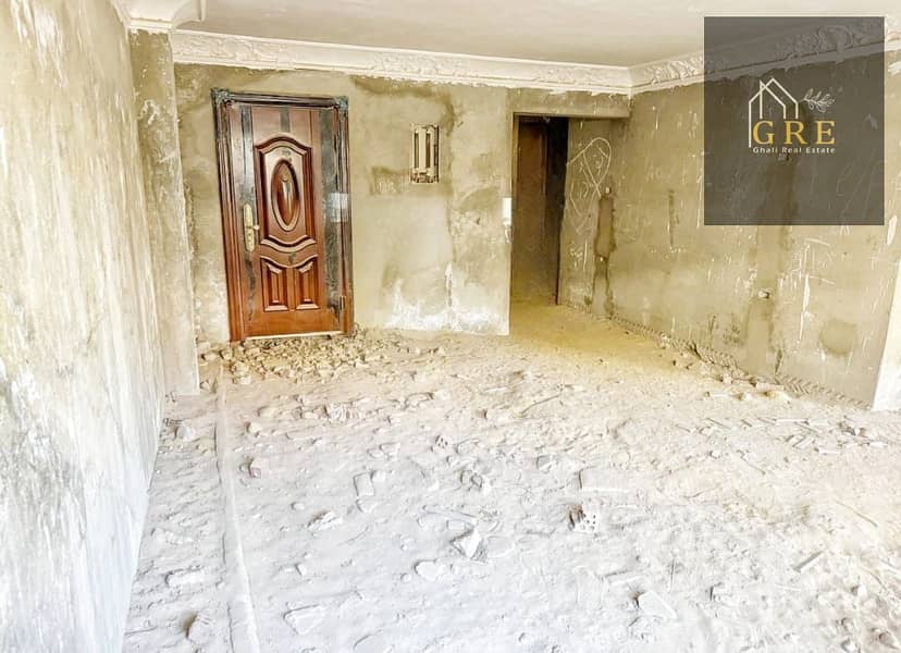 Villa for sale in West Somid, adjacent to Block 9, corner lot, 600m land, 300m garden, prime location next to a 5000m park, open view and high privacy, strong investment opportunity. - Widok 6