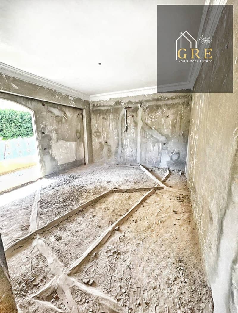 Villa for sale in West Somid, adjacent to Block 9, corner lot, 600m land, 300m garden, prime location next to a 5000m park, open view and high privacy, strong investment opportunity. - Więcej