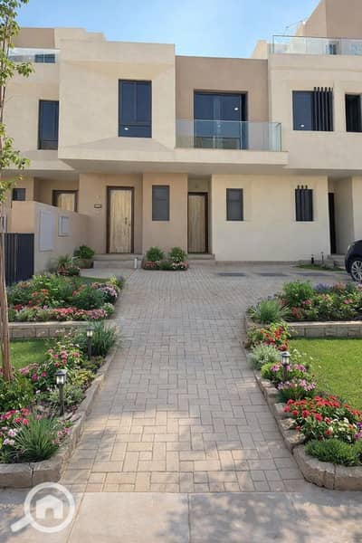 3 Bedroom Townhouse for Sale in Sheikh Zayed, Giza - task_01kfr5csbjefnrns3ybx2w3rem_1769263820_img_0. jpg