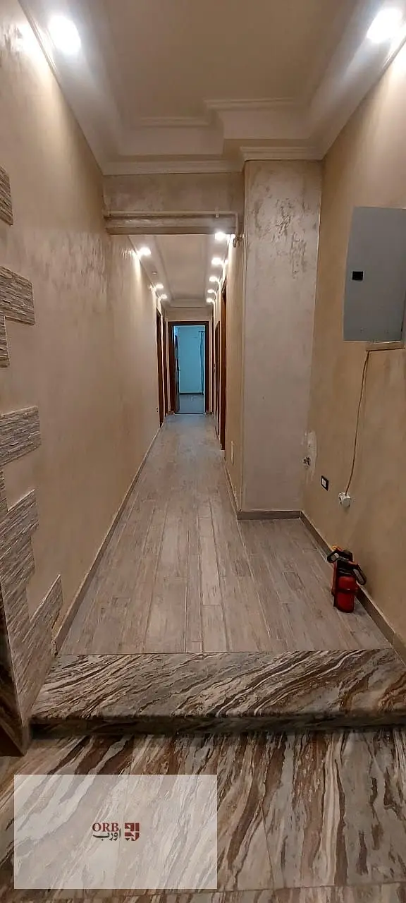 Apartment for sale in the heart of Fifth Settlement, 200 sqm, fully finished, 3 bedrooms + reception, 2 bathrooms, ground floor, including ACs and fit