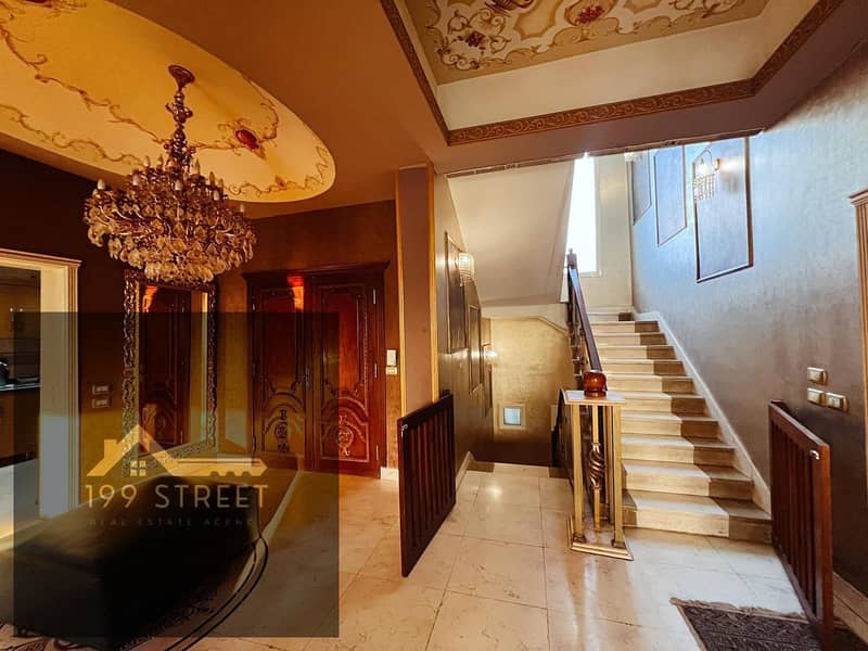 Villa for sale in Fifth Settlement, 1150 square meters, super deluxe finishing, fully furnished - Więcej