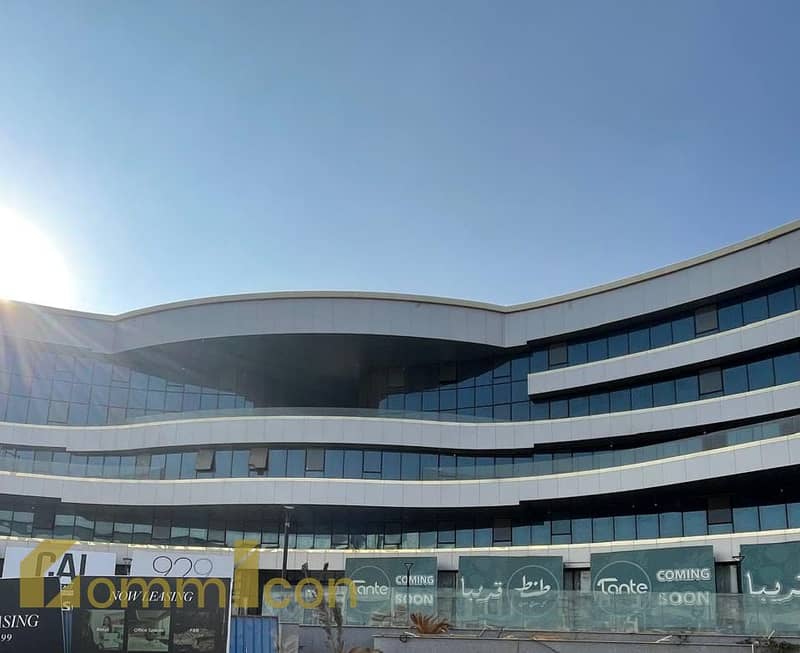 shop for rent in the Banks Complex – Fifth Settlement – pohled 3