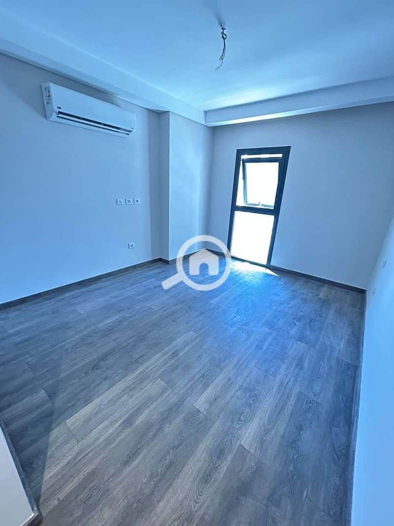 Luxurious fully finished apartment for sale on installments over 8 years in Smouha, Alexandria - Widok 4