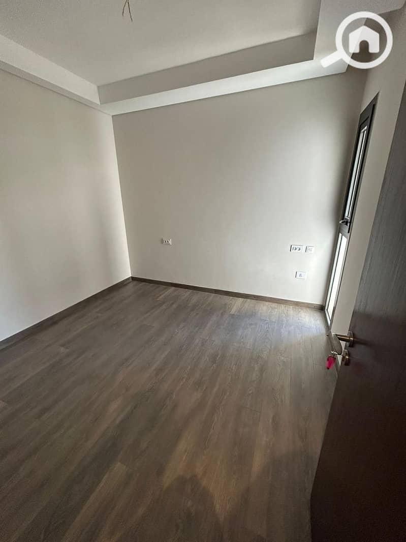 Luxurious fully finished apartment for sale on installments over 8 years in Smouha, Alexandria - Widok 5
