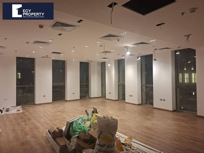 Fully Finished Office for Rent in Mivida New Cairo 114 sqm - Widok 2
