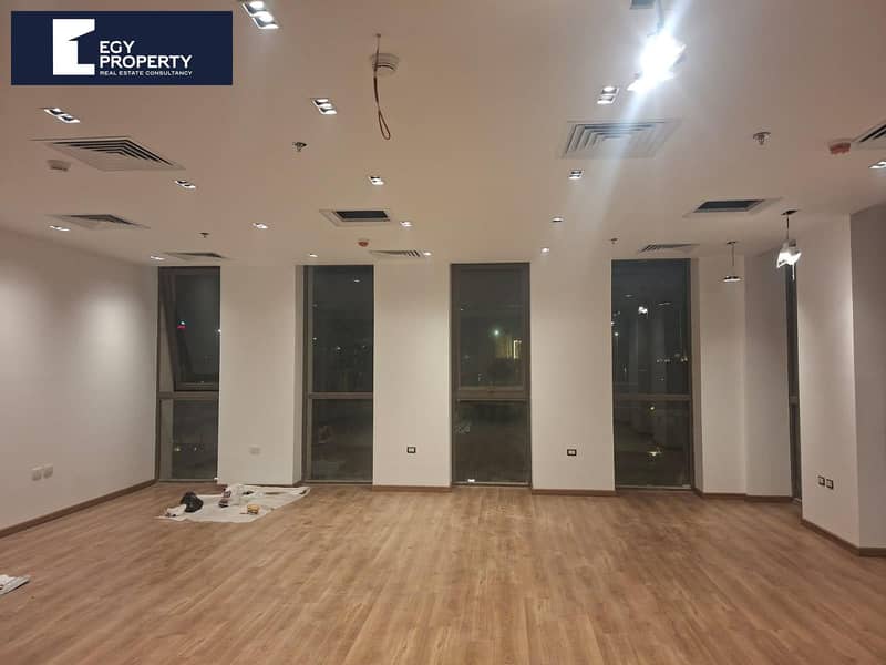 Fully Finished Office for Rent in Mivida New Cairo 114 sqm - Widok 4