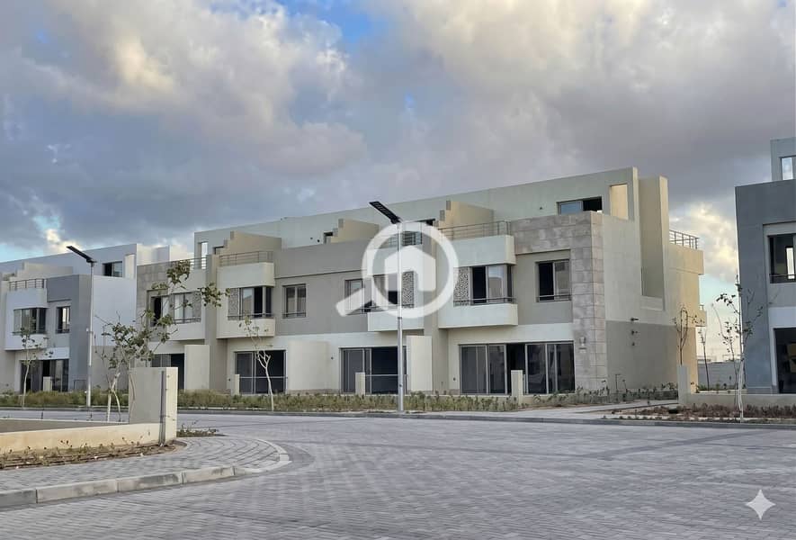 Distinctive townhouse overlooking landscaped areas Ready To Move for sale on the longest installment plan in Palm Hills Alexandria - Widok 2