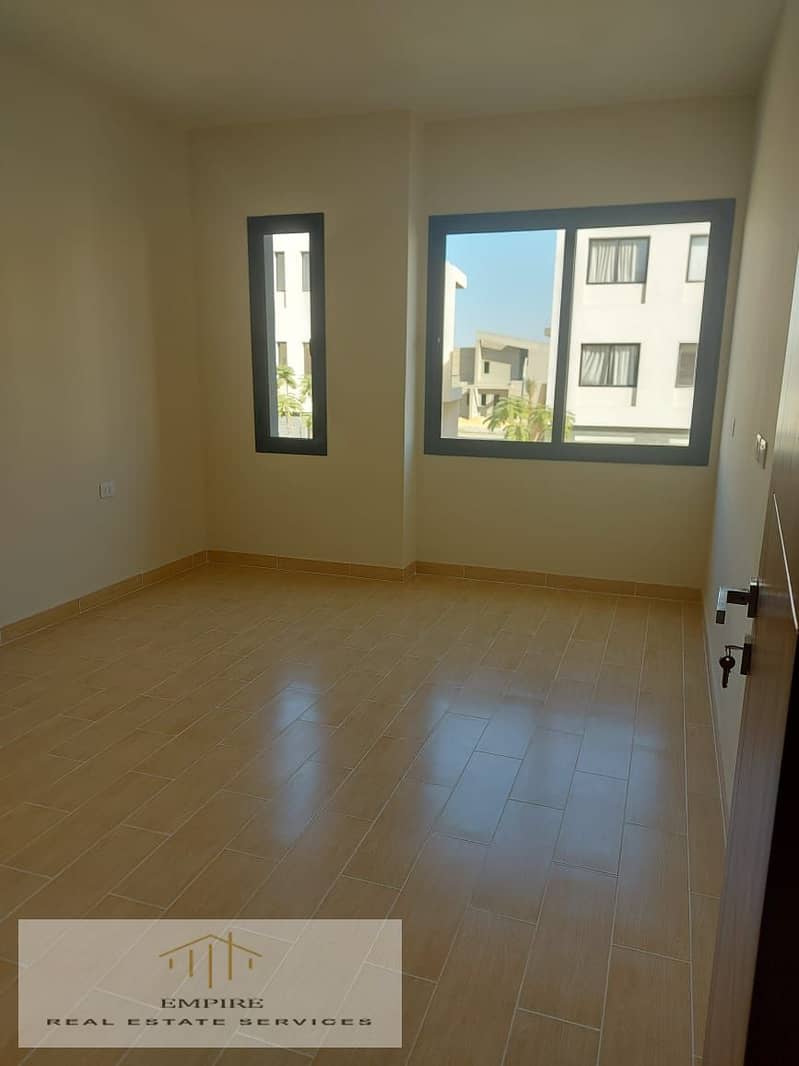 6,300 Lowest price in market from owner 1st row Lagoon chalet in a prime location in Ain Sokhna - Azha Ain Sokhna - Widok 2