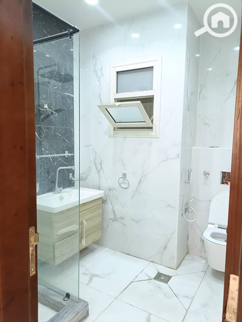 apartment for rent, 350m, with a garden, suitable for companies, close to transportation and services, Fifth Settlement - Więcej