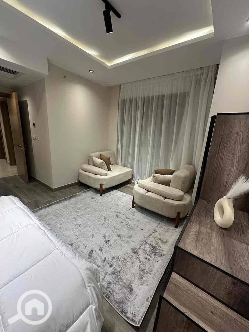 2 ce7a004f-d306-4bed-972c-545fb283e1b3. jpg