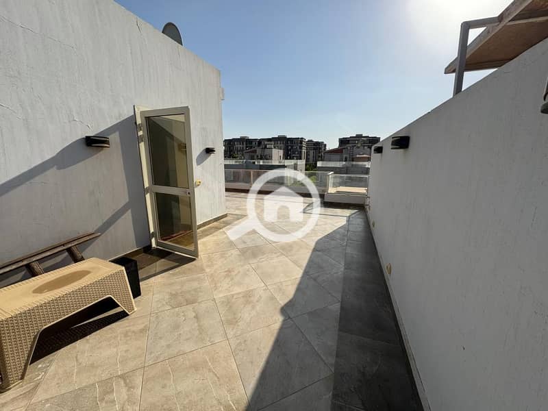 Townhouse for rent in Patio Zahraa Compound - Więcej