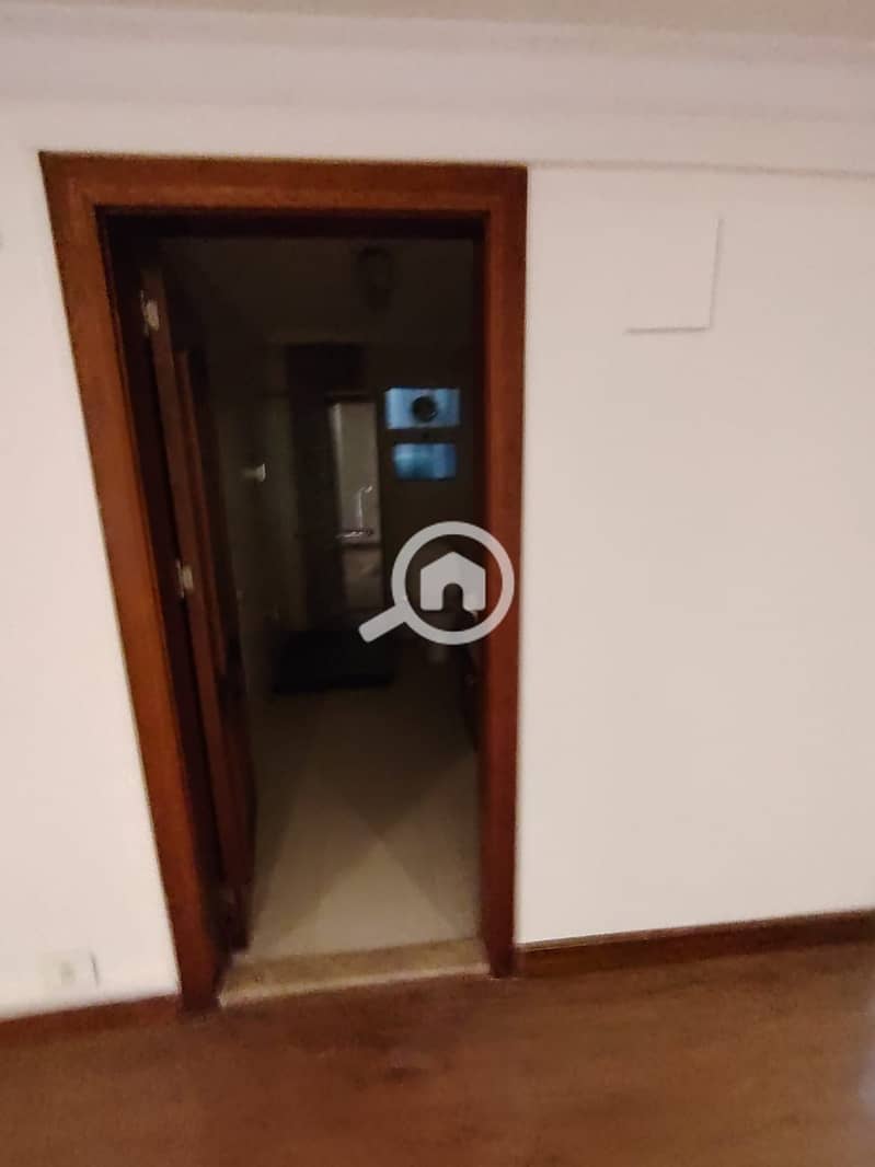 Duplex for rent in Sarayat Al-Maadi, ground floor with kitchen, air-conditioned, 5 rooms - Widok 4