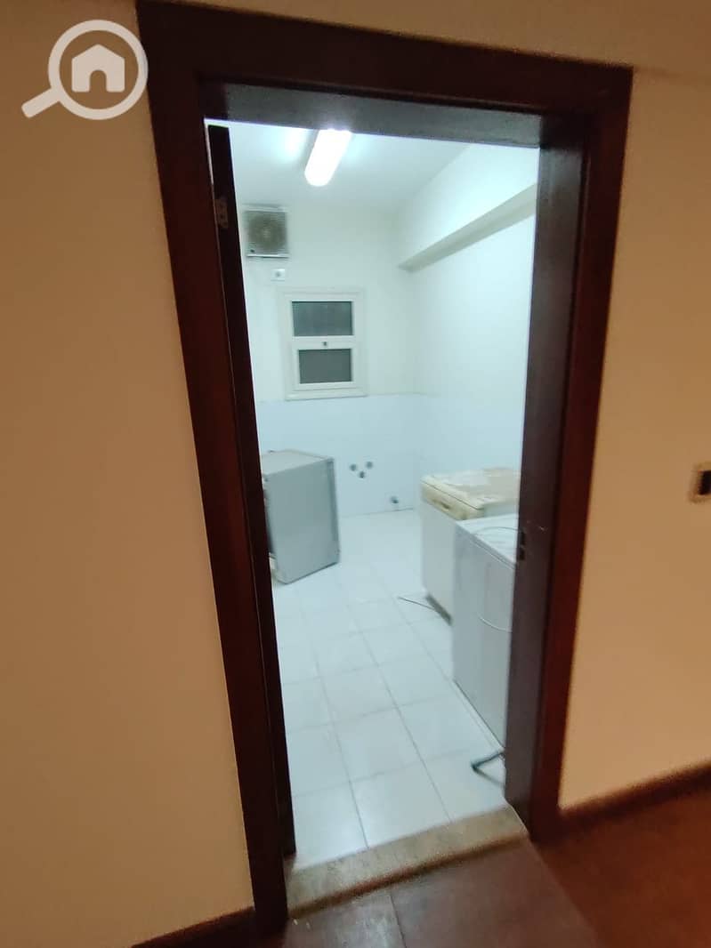 Duplex for rent in Sarayat Al-Maadi, ground floor with kitchen, air-conditioned, 5 rooms - Widok 6