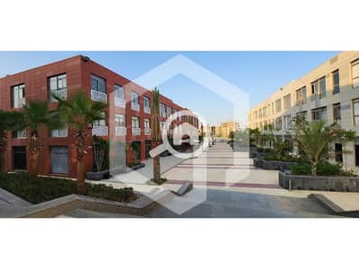 مکتب  للايجار في الشيخ زايد، الجيزة - The Courtyard Dorra 1. jpg