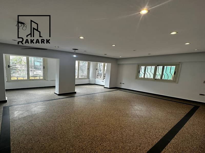 300 m administrative headquarters on the ground floor with a private entrance for rent in Sheraton – pohled 3