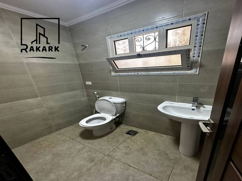 Administrative headquarters 210m ground floor for rent in Sheraton Airport - Mehr