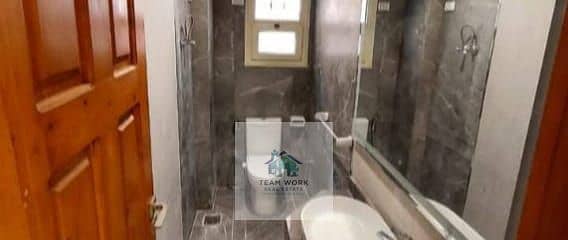 9 e2dbe4b2-f313-4547-be0c-54088210f29e. jpg