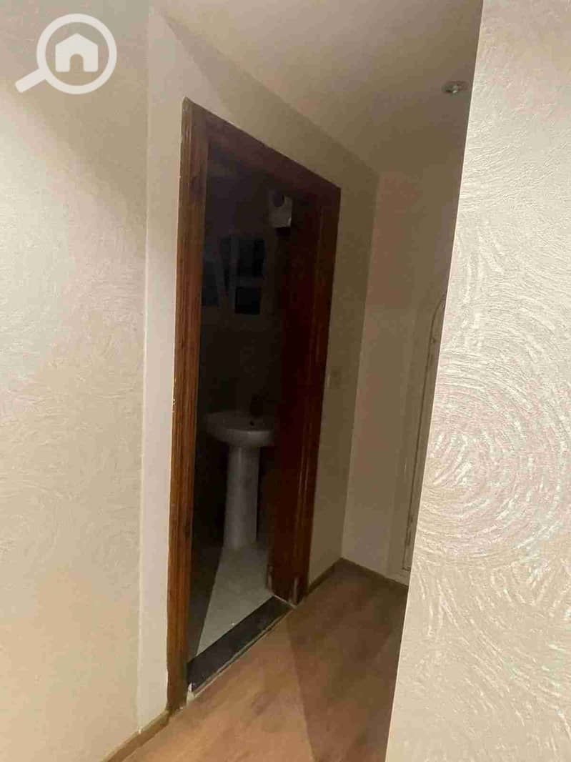 9 1000782423. jpg