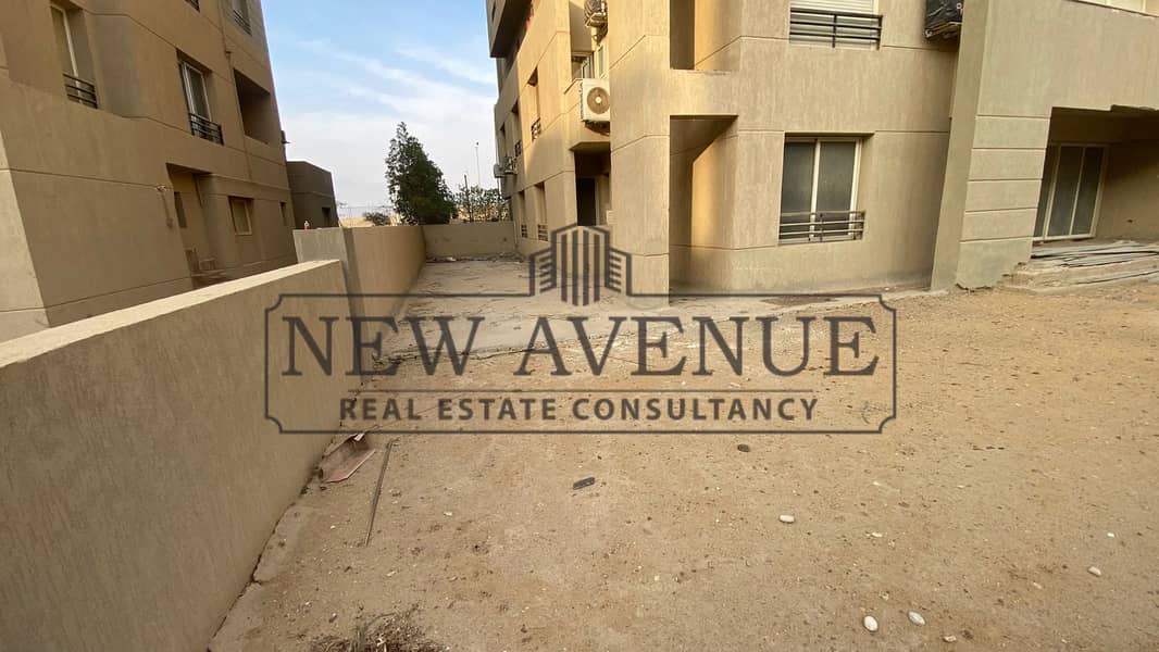 Apartment Corner with Garden Prime Location Overlooking Greenery and Lake and Bahri view in The Square New Cairo - Widok 4