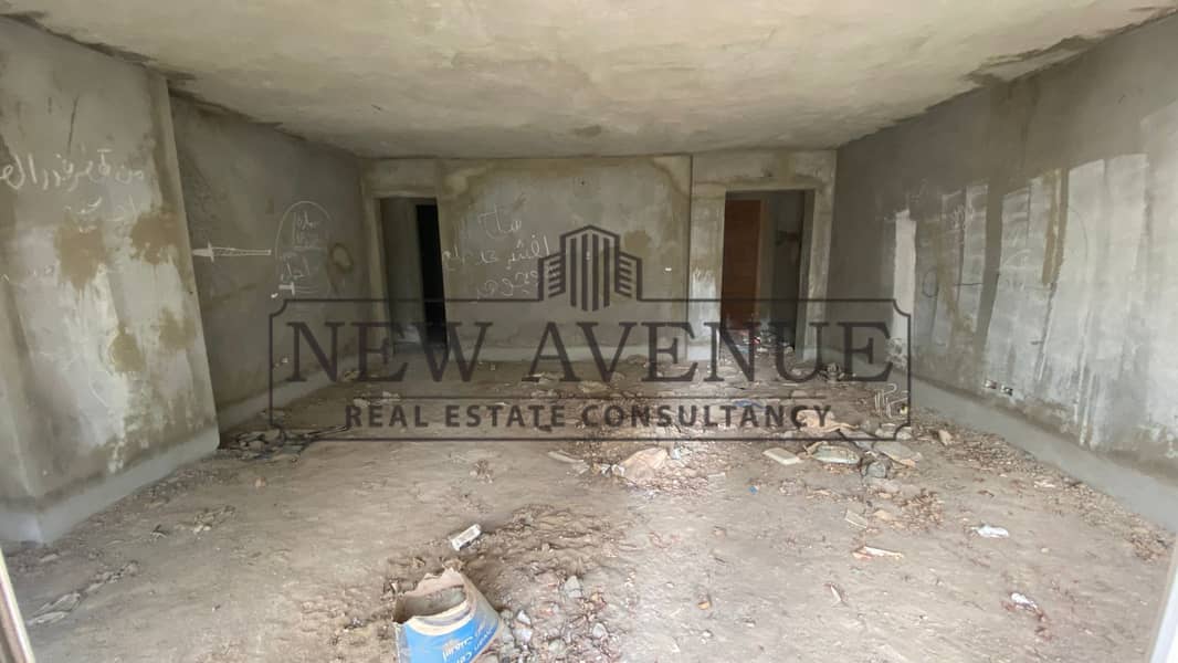 Apartment Corner with Garden Prime Location Overlooking Greenery and Lake and Bahri view in The Square New Cairo - Więcej