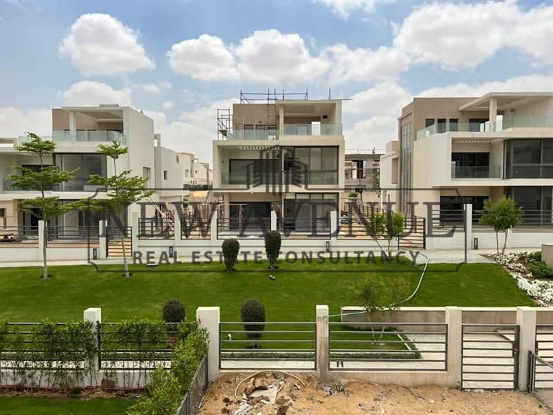 Townhouse Corner Villa 3 Bedrooms 4 Bathrooms 2 living rooms with the Best Layout at Fifth Square Al Marasem New Cairo - Widok 2