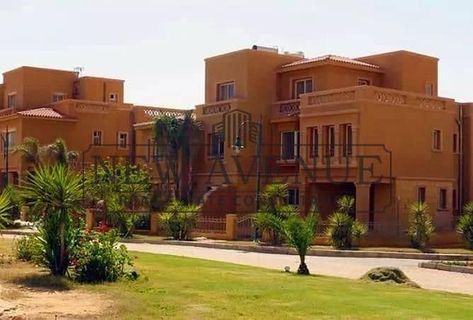 Delivered Twin House Directly On lake 4 Bedrooms 2 living rooms Maid's room 5 Bathrooms Semi finished in Bellagio - Ansicht 3