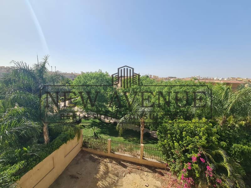Springs Hassan Allam el SHEROUK Biggest Built-Up Area Townhouse Corner Fully FINISHED Ready to move - Mehr