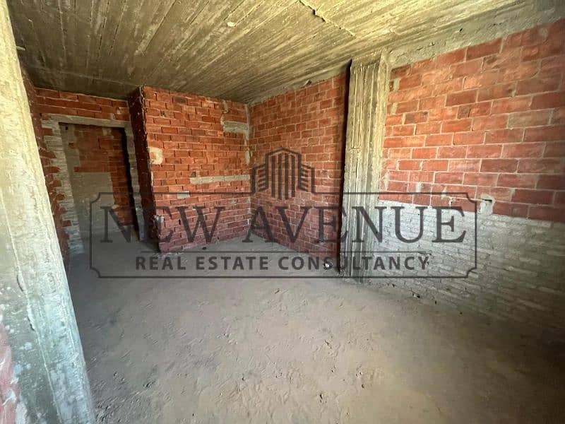 Penthouse 245m in Promenade Wadi Degla New Cairo ,Three Bedrooms and Roof 170m Ready to Move Core and Shell Facing North - Mehr