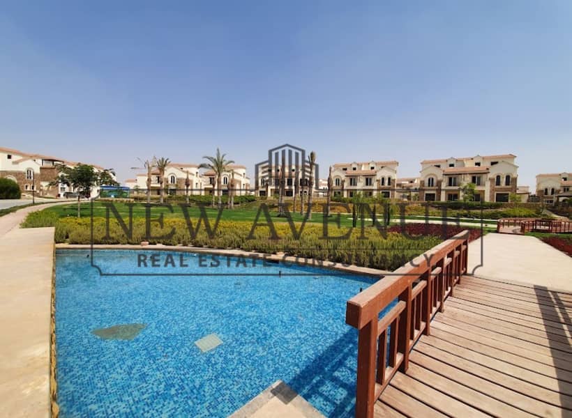 Divina Gardens El Shorouk Townhouse Corner Luxurious Fully Finished with Acs Overlooking Landscape Under Market Price – pohled 2