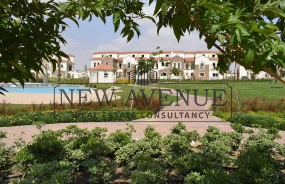 Divina Gardens El Shorouk Townhouse Corner Luxurious Fully Finished with Acs Overlooking Landscape Under Market Price – pohled 6