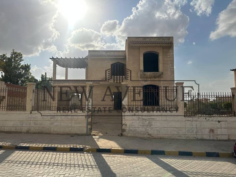 Standalone villa, 300m semi-finished in Al Shorouk 2000 - Aanzicht 2