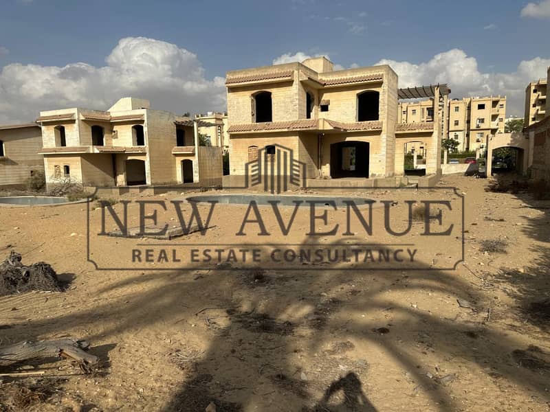 Standalone villa, 300m semi-finished in Al Shorouk 2000 - Aanzicht 3