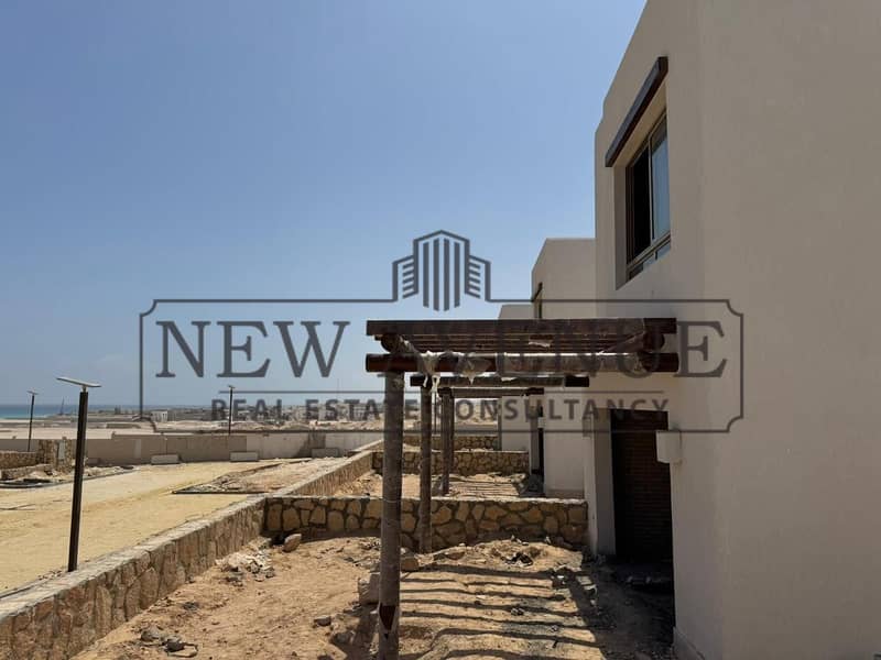Standalone villa third row in hacienda west - sea view - under market price - Vista 4