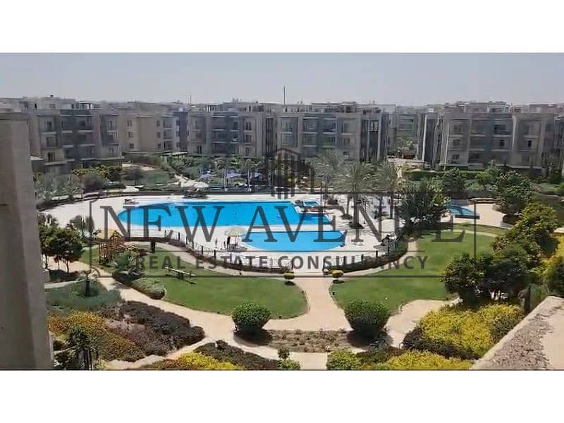 Penthouse in Galleria Moon Valley with Constructed Pool over the Roof Best Price in The Golden Square New Cairo Ready to Move overlooking swimming poo - Więcej