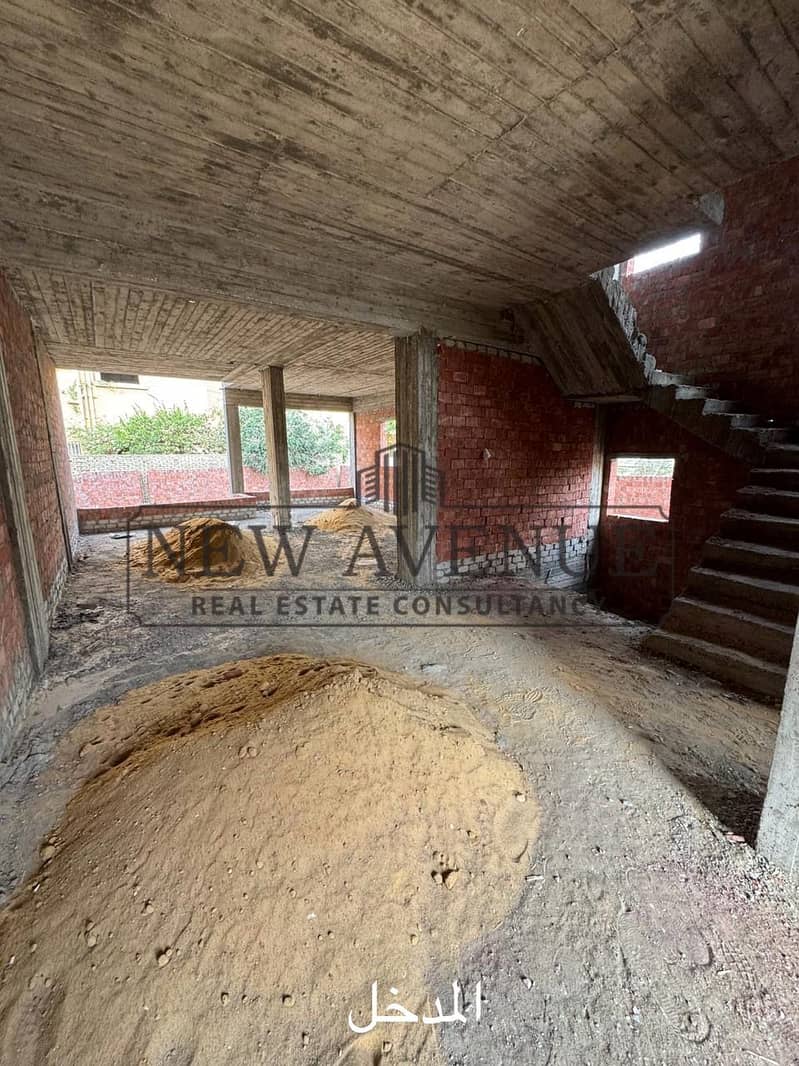 Under Market Price Twinhouse Area 500 meter 5 Bedrooms in Prime Location Infront Of BUE in El Wadi Compound with Downpayment 10 Million Ready To Move - Widok 3