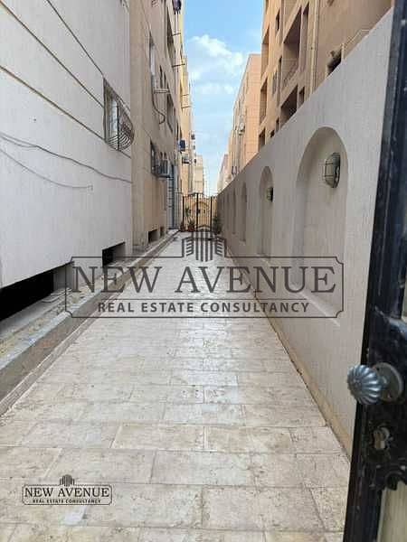 Duplex fully finished prime location in shorouk fully finished ground levelwith core and shell basment level with remarkable price slightly negotiable - Ansicht 4