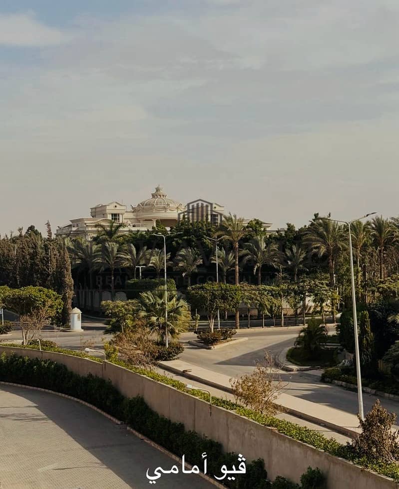 Under Market Price Twinhouse Area 500 meter 5 Bedrooms in Prime Location Infront Of BUE in El Wadi Compound with Downpayment 10 Million Ready To Move - Widok 2