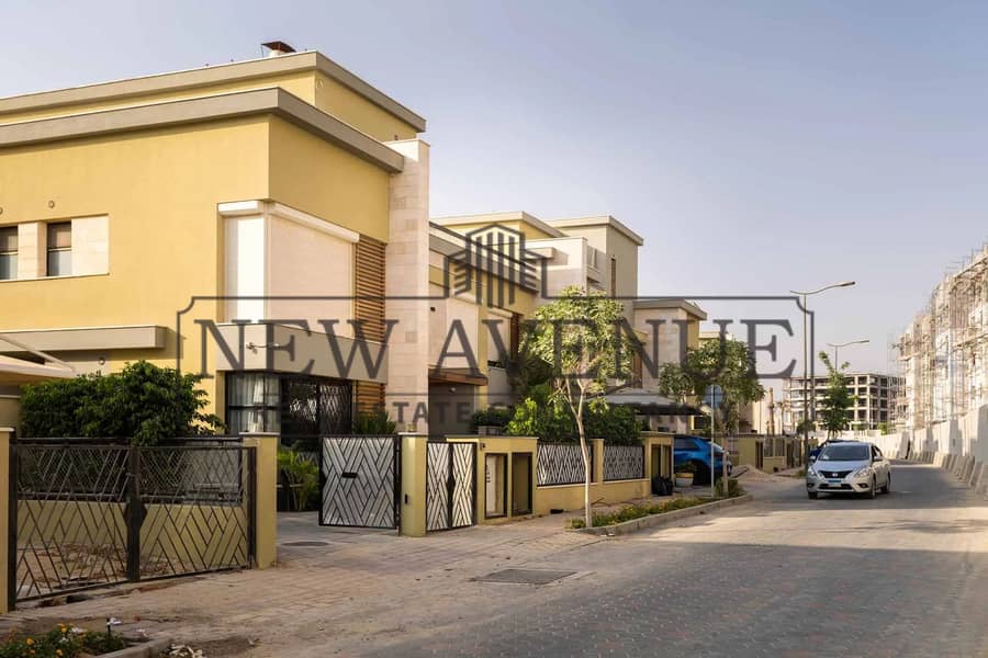 Finished Standalone Villa with basement and Hug Garden in Villette pool view prime location ready to move by Sodic - Aanzicht 3