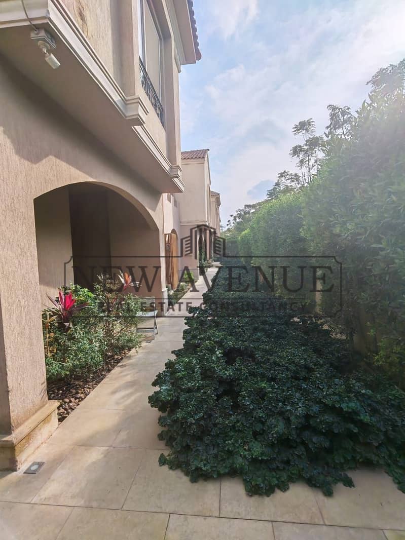 Delivered Twin House Villa Semi Finished with Equipped Garden in Zizinia Flowers El Shorouk Next to BUE The British University in Egypt - Ansicht 4