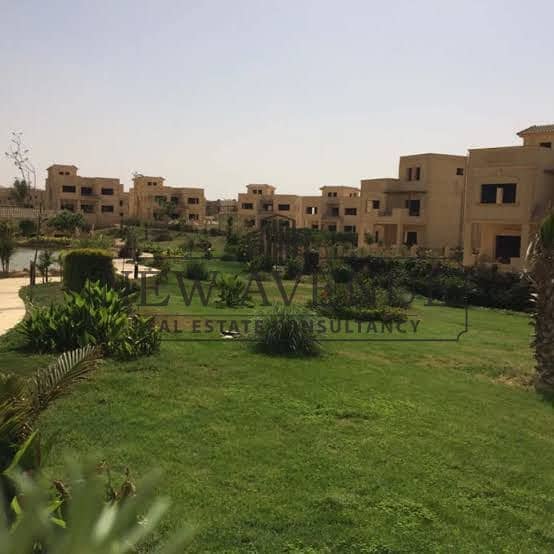 Delivered Twin House Villa Semi Finished with Equipped Garden in Zizinia Flowers El Shorouk Next to BUE The British University in Egypt - Mehr