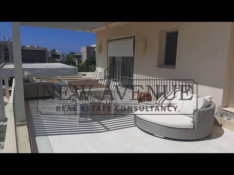 Fully finished Standalone villa with pool in Hacienda White Bua 550 sqm 5 bedrooms 7 bathrooms maid's room - Widok 3
