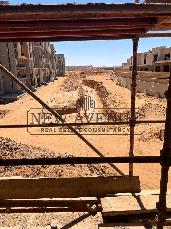 Direct Green Spine view , north-oriented typical apartment spacious layout high investment value - Meer