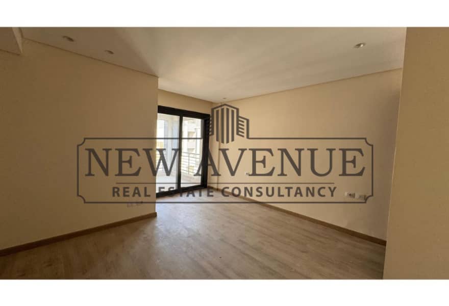Duplex middle for sale in Trio Gardens New Cairo, BUA 220 SQM, 3 bedrooms, 3 bathrooms, pool, living room – další