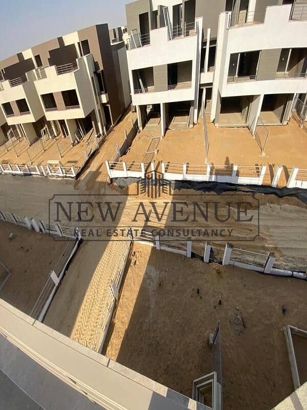 Semi finished Townhouse Middle on greenery view with a very prime location for sale in Palm hills New Cairo phase 4 - Mehr