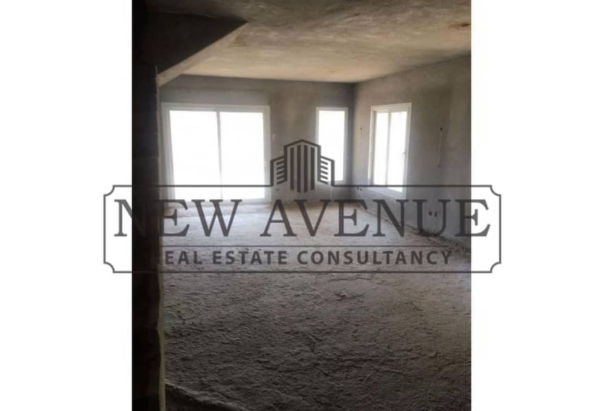 Ready to move Twin house with private garden for sale in Jedar compound 6th October Giza developed by Iwan - Więcej
