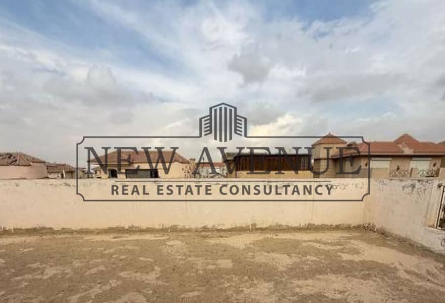 Ready to move Standalone Villa with a very prime location direct on North 90 street For sale in Maxim 1st settlement New Cairo - Vista 6