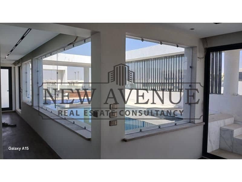 Fully finished penthouse with AC's , heaters and private pool with 3 bedrooms 4 bathrooms and kitchen in Lake View Residence New Cairo - Widok 2