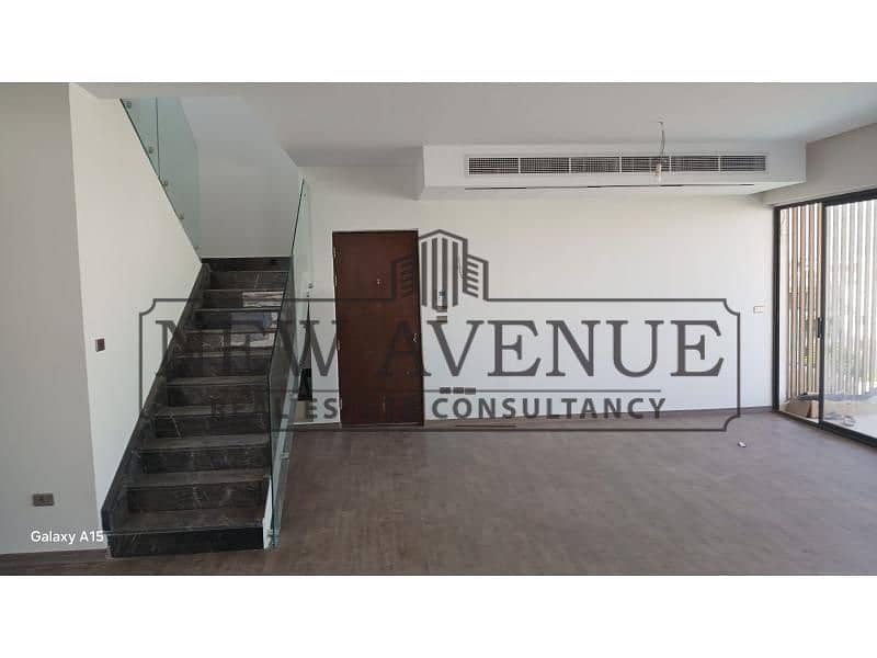 Fully finished penthouse with AC's , heaters and private pool with 3 bedrooms 4 bathrooms and kitchen in Lake View Residence New Cairo - Widok 5