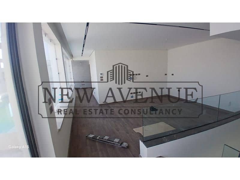 Fully finished penthouse with AC's , heaters and private pool with 3 bedrooms 4 bathrooms and kitchen in Lake View Residence New Cairo - Widok 6
